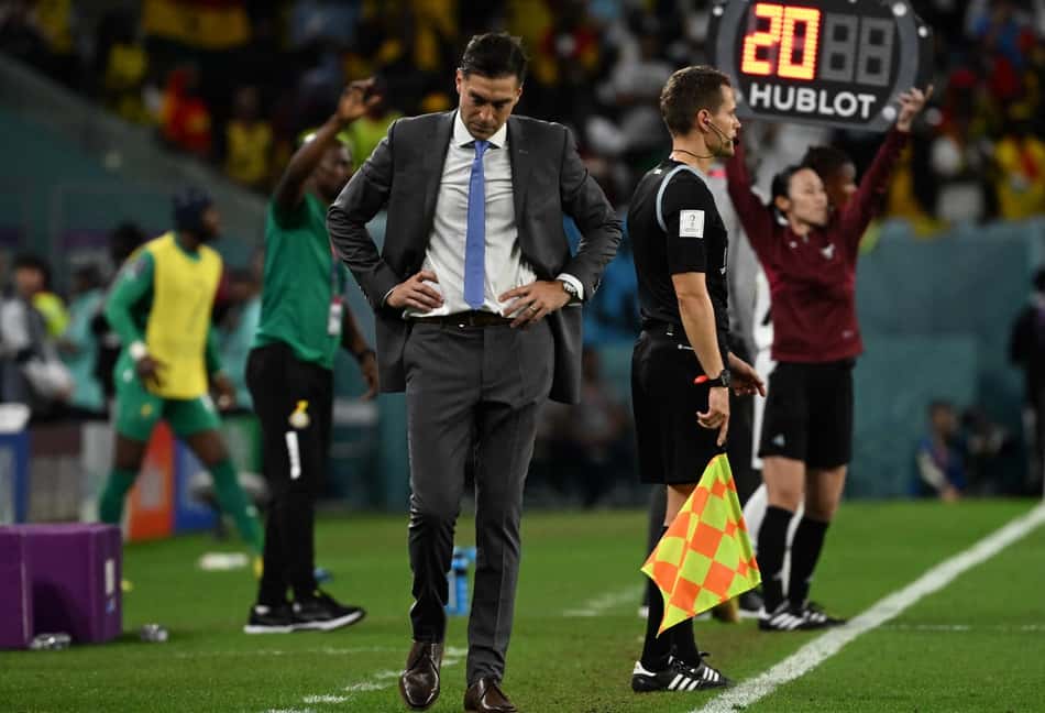 'Saímos com um sabor amargo', lamenta treinador do Uruguai após eliminação