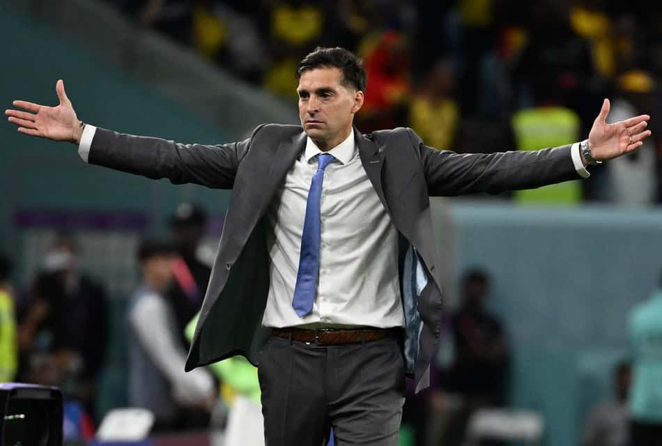 Técnico Diego Alonso é demitido após eliminação do Uruguai na Copa do Mundo