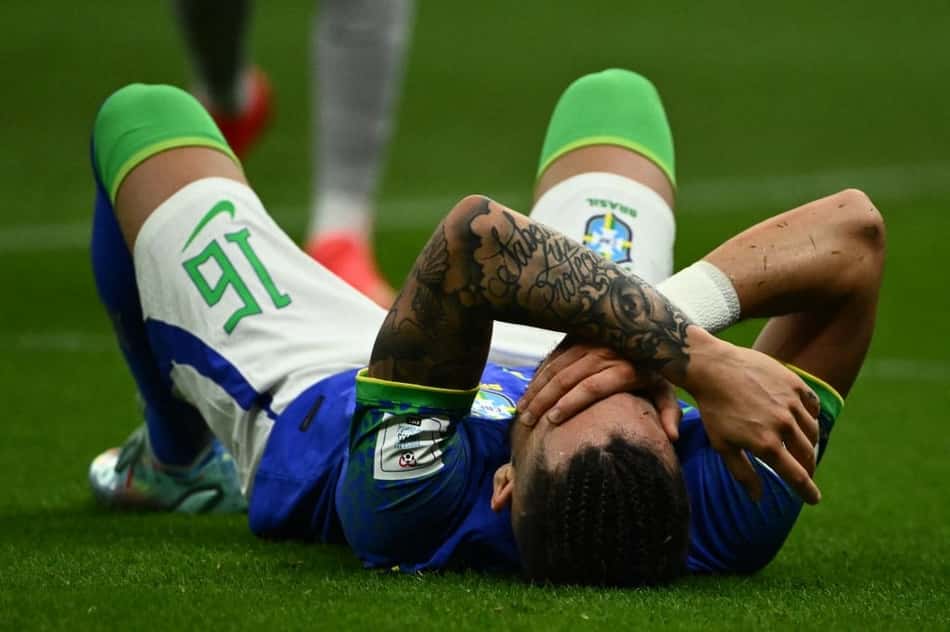 Brasil pode chamar substitutos para as vagas de Alex Telles e Gabriel Jesus?