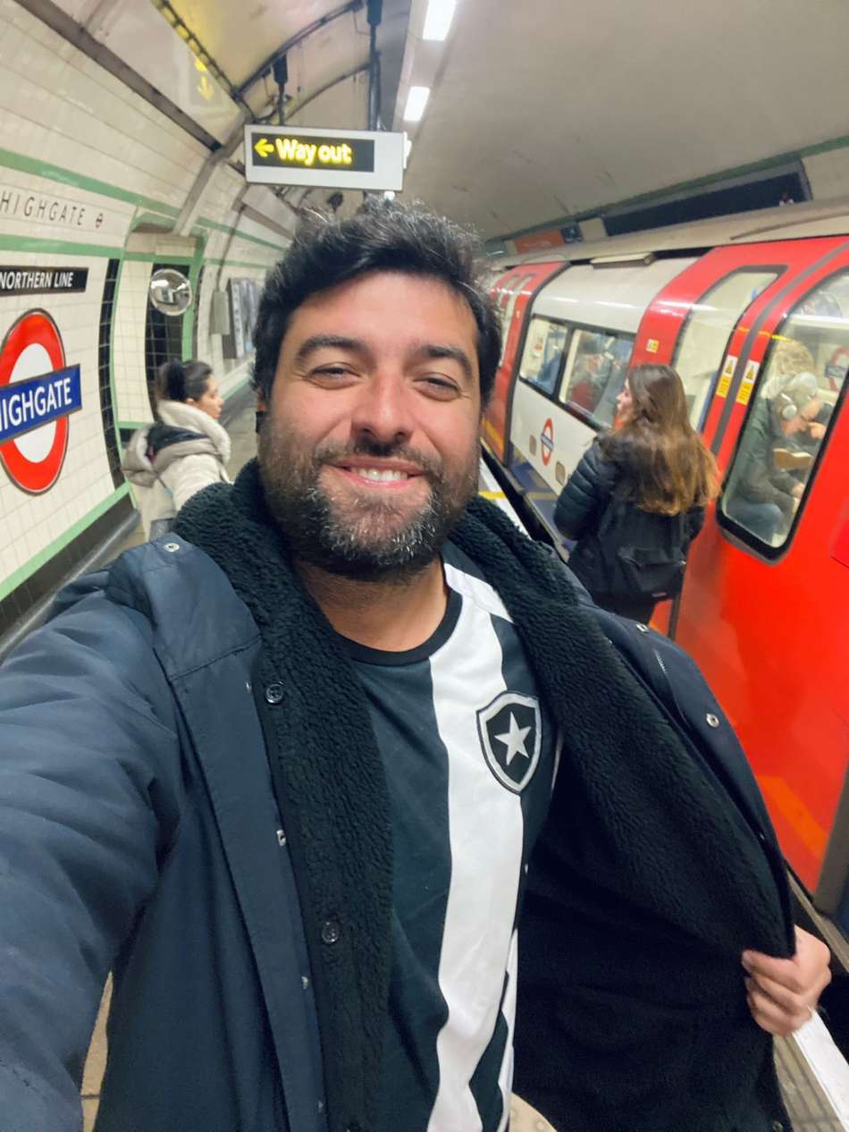 Ao L!, correspondente da Globo celebra excursão do Botafogo em Londres: 'Eufórico'