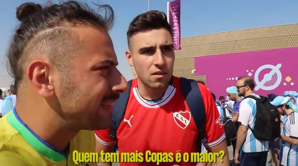 Cartolouco tira onda com torcedor argentino no Qatar e viraliza na web