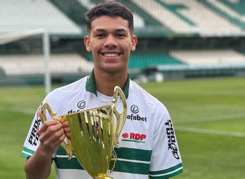 Marcos Sátiro enaltece elenco após ano bastante positivo no Coritiba