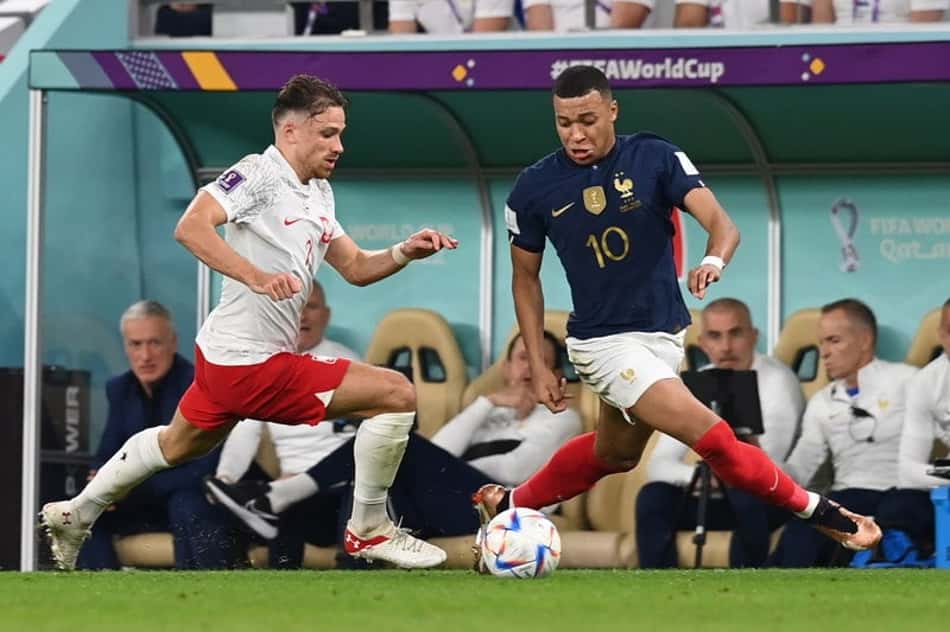 Mbappé retorna aos treinos, Deschamps deve repetir a escalação da França diante da Inglaterra