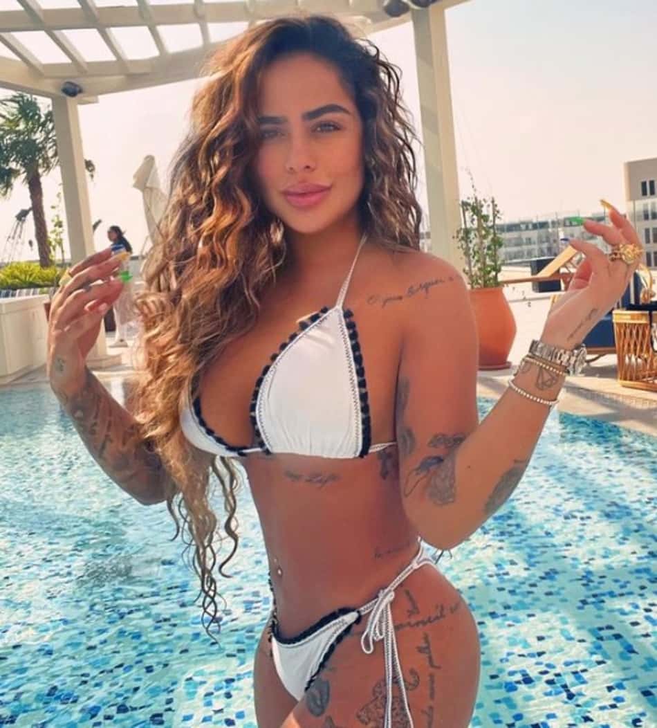 No Qatar, irmã de Neymar relaxa em piscina de hotel de luxo antes da partida da Seleção na Copa do Mundo