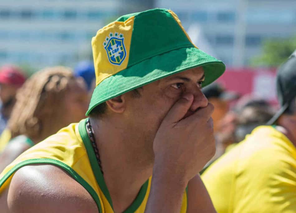 Brasil eliminado: a frustração da torcida na FIFA Fan Fest de Copacabana