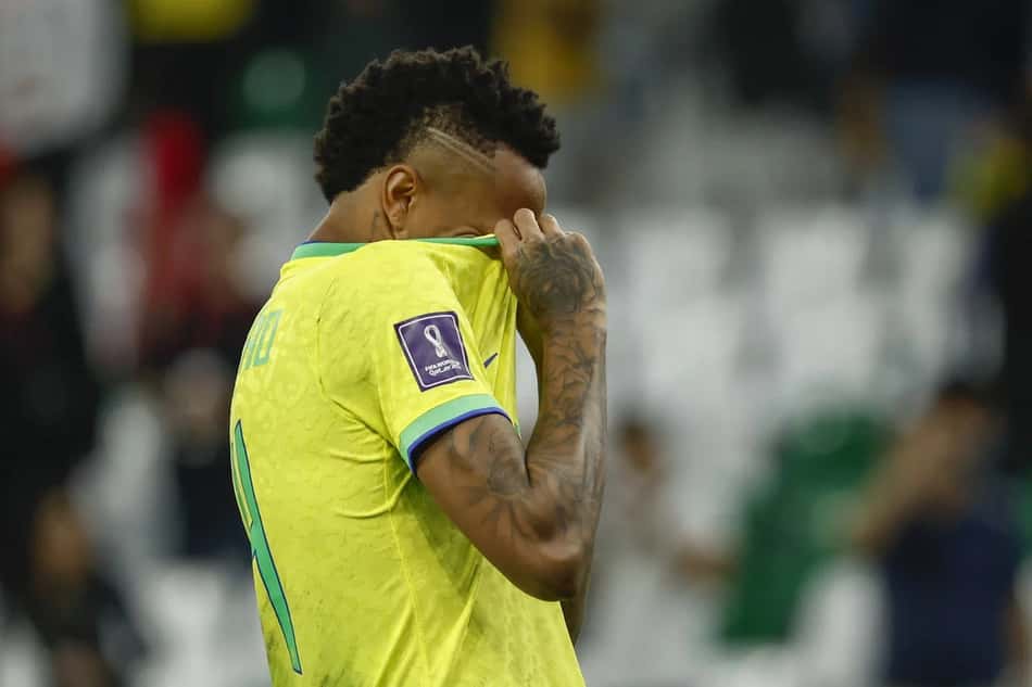 Éder Militão volta aos gramados após sete meses e se emociona: 'Tinha que ser aqui'