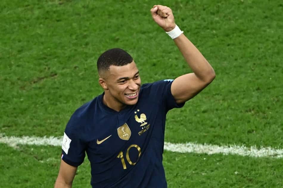 Com situação indefinida no PSG, Mbappé é flagrado em 'treino secreto' na França