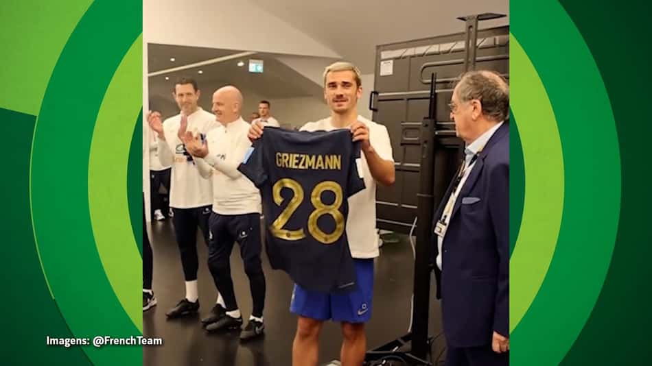 VÍDEO: Griezmann e Lloris são homenageados por recordes na França e projetam semifinal contra o Marrocos