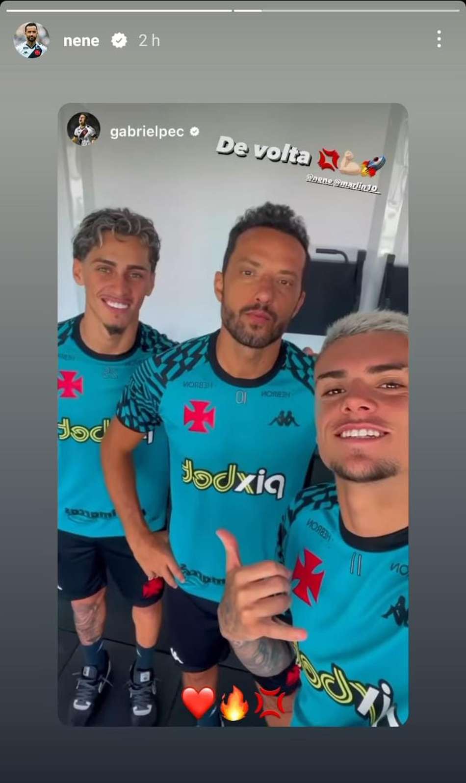 Nenê na reapresentação ao Vasco