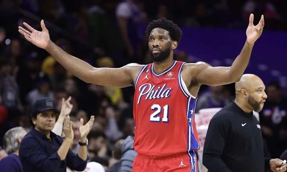 Joel Embiid e Zion Williamson são eleitos melhores da semana na NBA