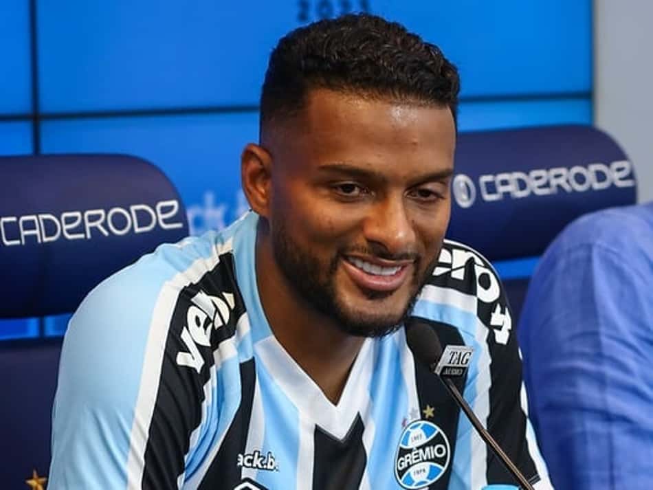 Apresentado no Grêmio, Reinaldo cita Renato Gaúcho e projeto de reconstrução do clube como atrativos