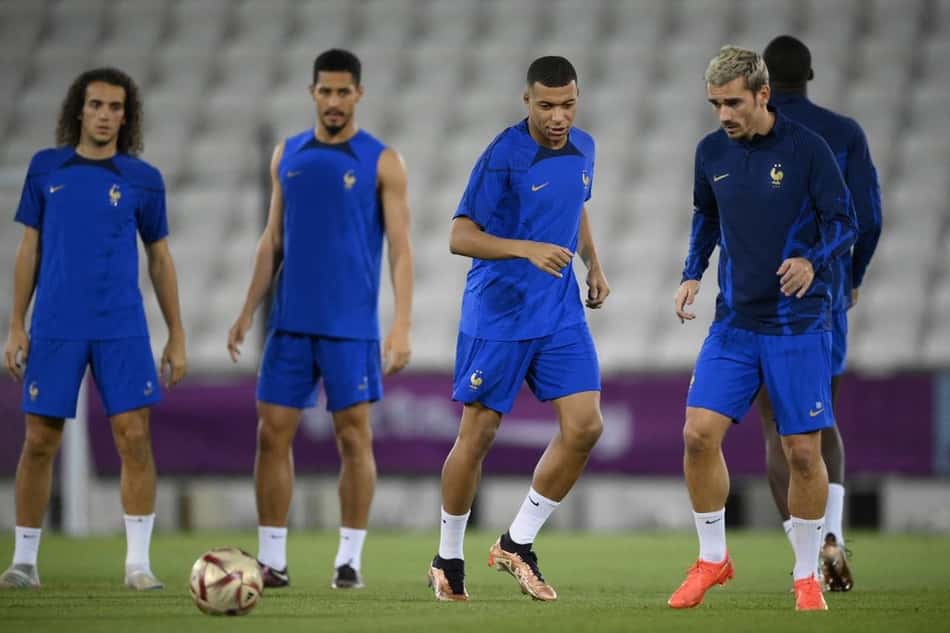 Dois titulares não treinam e viram dúvidas para a França em semifinal da Copa do Mundo, contra Marrocos