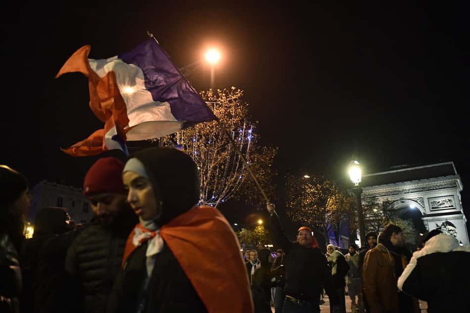 França x Marrocos - Torcedores em Paris - Champs-Elysees -