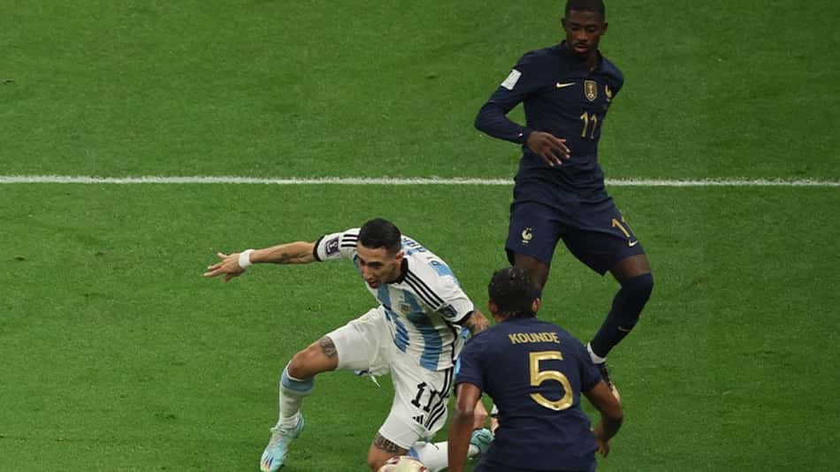 Comentarista do SporTV chama time da França de 'bundão' por não contestar 'pênalti inexistente'