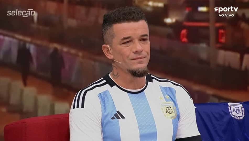 D'Alessandro chora ao vivo após título da Argentina e faz agradecimento ao Brasil