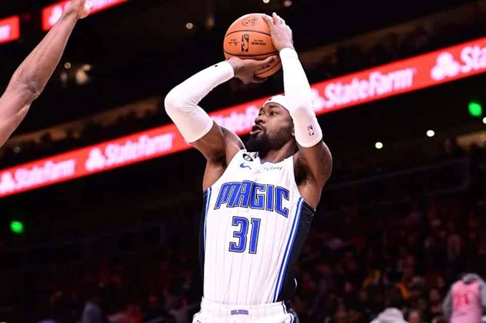 Lakers tem interesse em troca por experiente arremessador