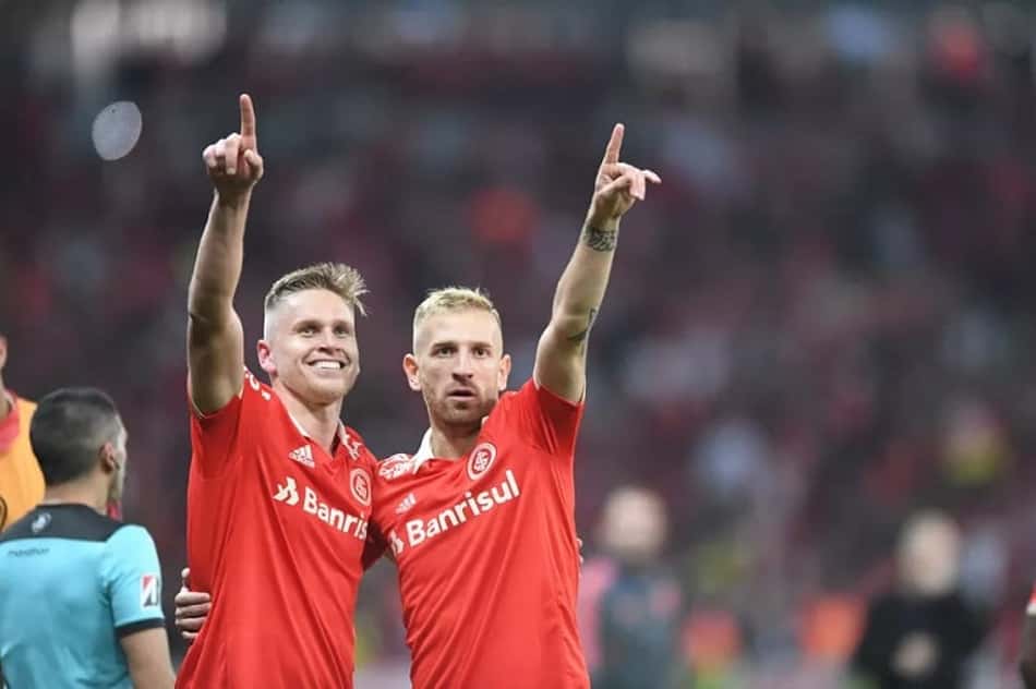 Internacional celebra sucesso na venda das camisas da atual coleção