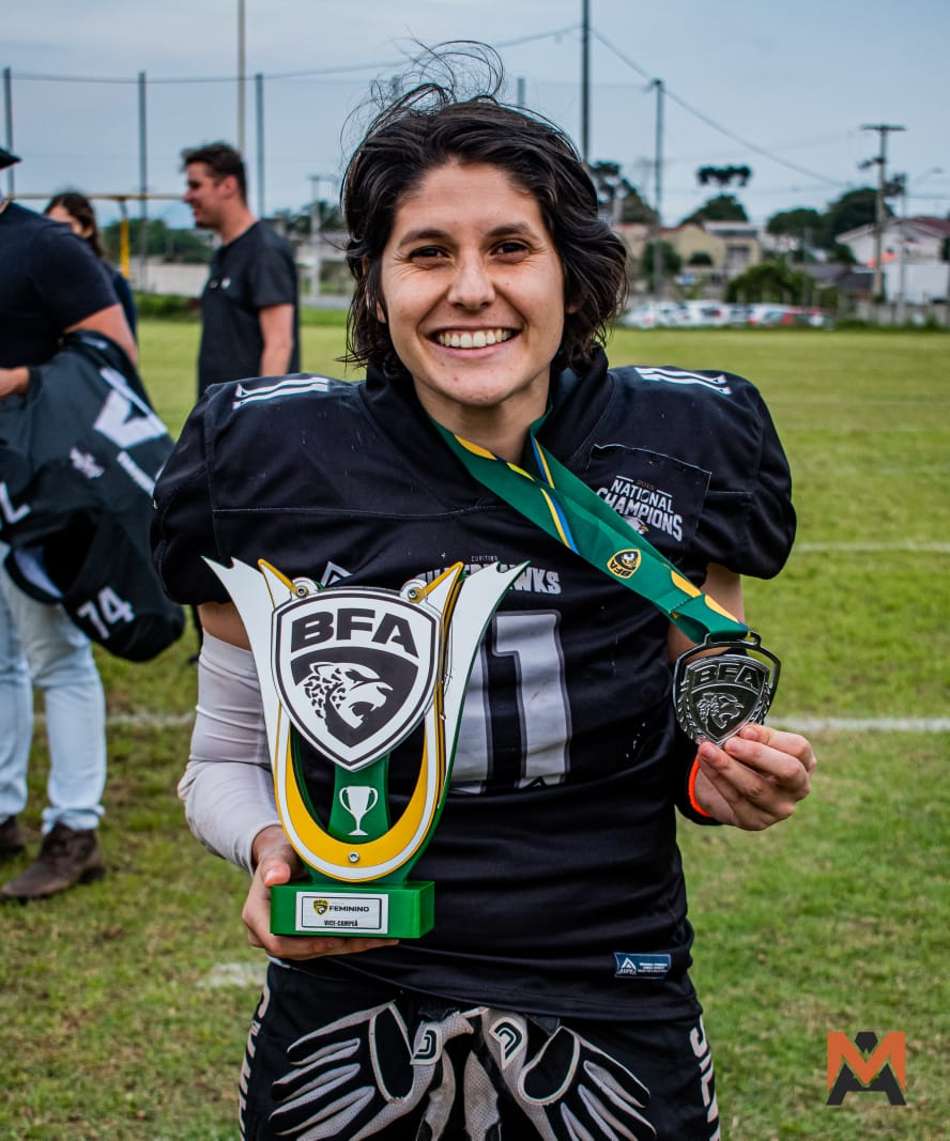 Jana Godoi celebra a 1ª convocação para a seleção brasileira de futebol americano