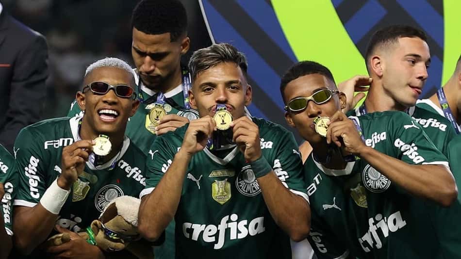 Palmeiras contará com pelo menos um jovem da base em cada setor para 2023
