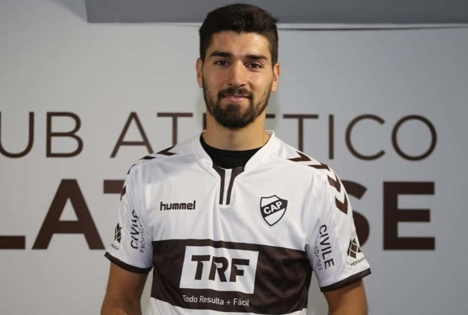 Agenciado por Montillo, zagueiro argentino pode atuar no Brasil