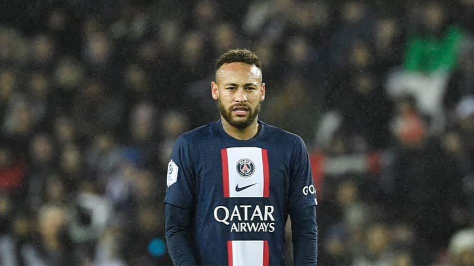 Jornalista sai em defesa de Neymar: 'Querem me convencer que o PSG é melhor sem ele'