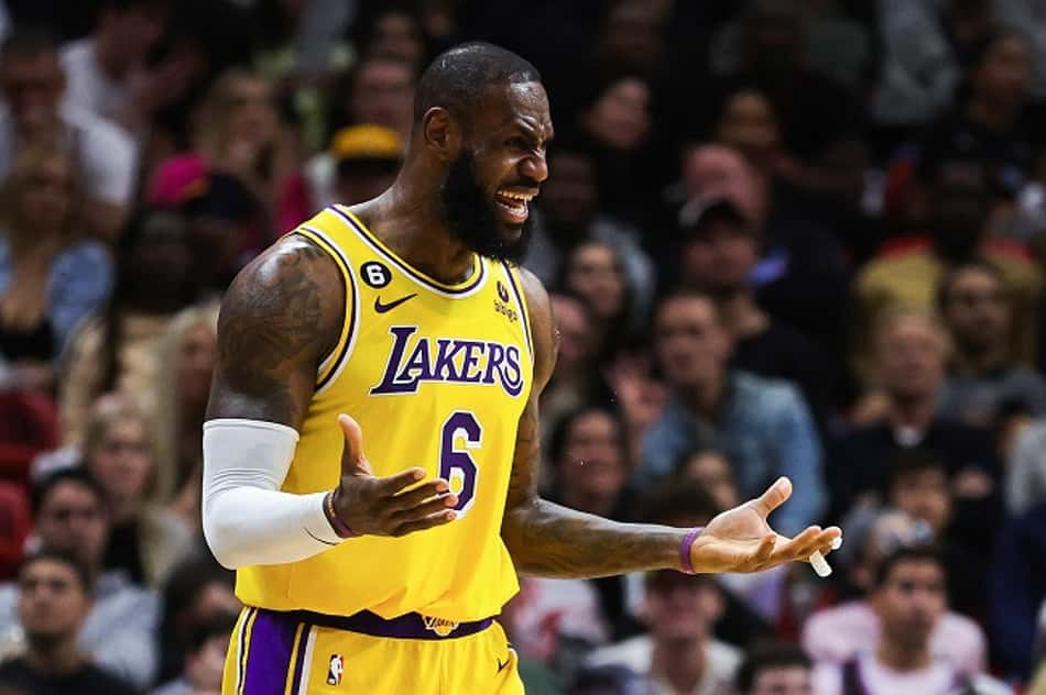 LeBron James: "Ainda posso ser campeão da NBA, mas com as peças certas"