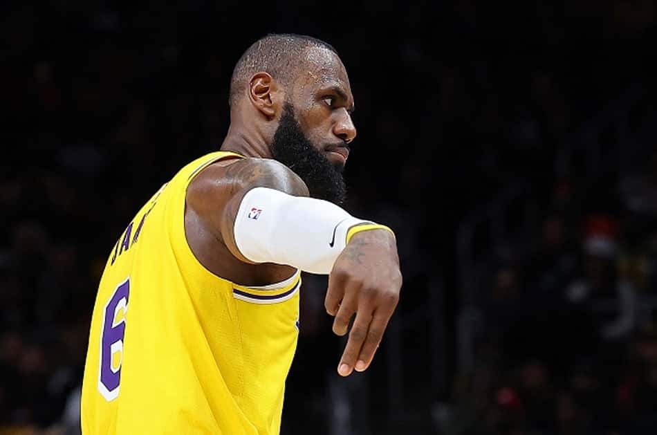 Em seu aniversário, LeBron James brilha e Lakers bate Hawks