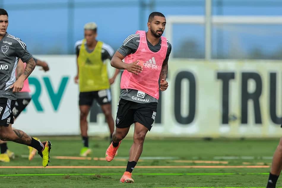 Apresentado, Paulo Henrique trata contratação como 'oportunidade da vida' e fala em agregar