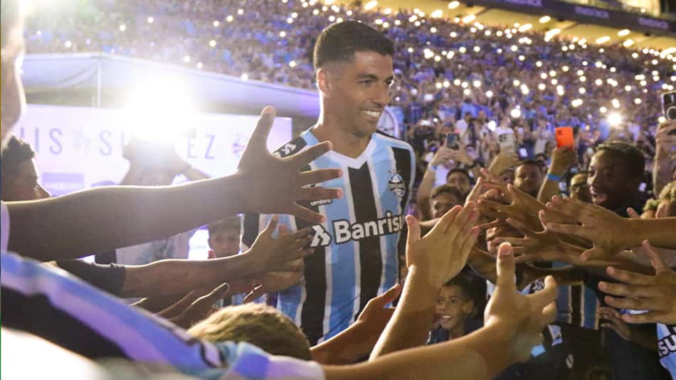 Suárez justifica escolha pelo Grêmio: 'Grande clube da América'