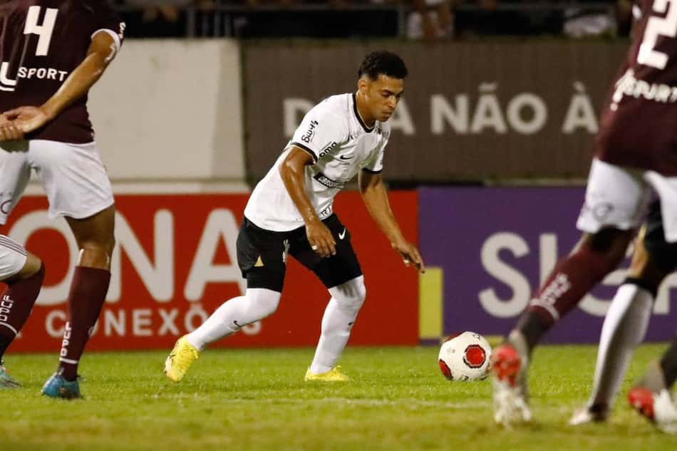 Atacante rechaça favoritismo do Corinthians e projeta jogo difícil contra o Comercial pela Copinha