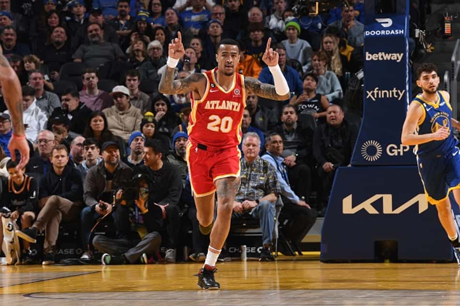 Jazz e Hawks negociam troca centrada em John Collins