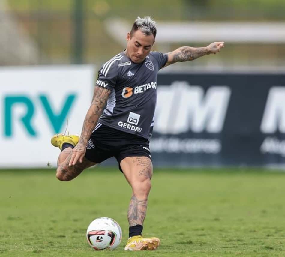 Chileno Eduardo Vargas ressalta intensidade da pré-temporada do Atlético-MG