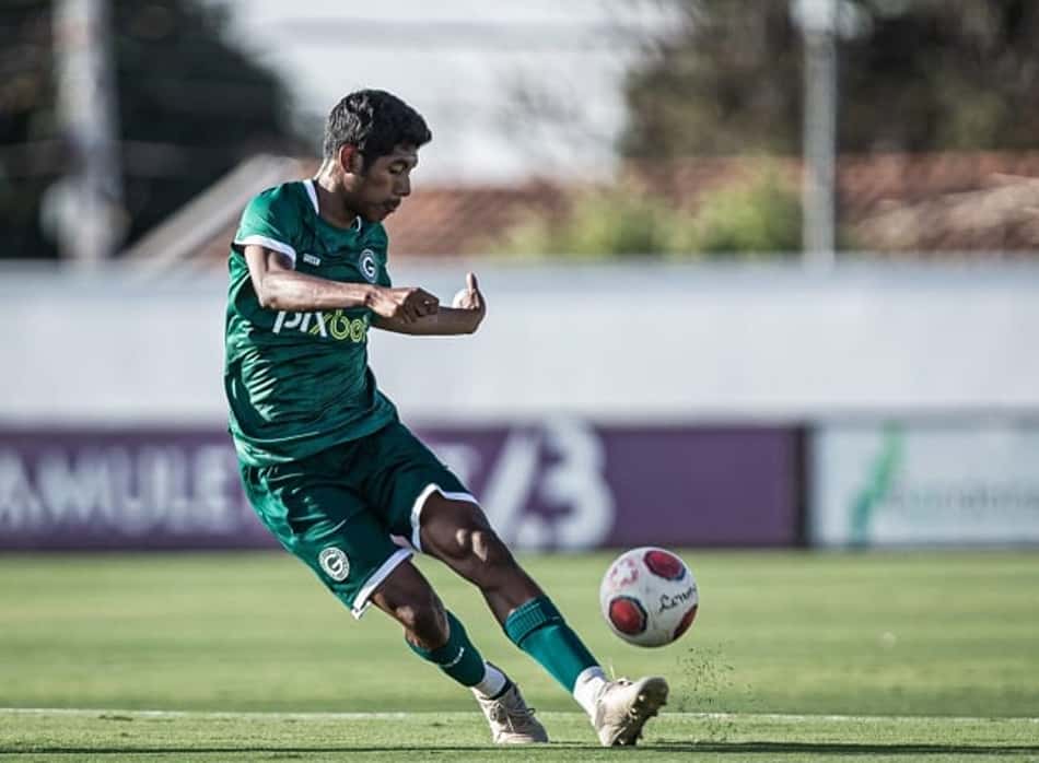 Destaque do Goiás na Copinha, Luís Mina fala da expectativa pelo profissional