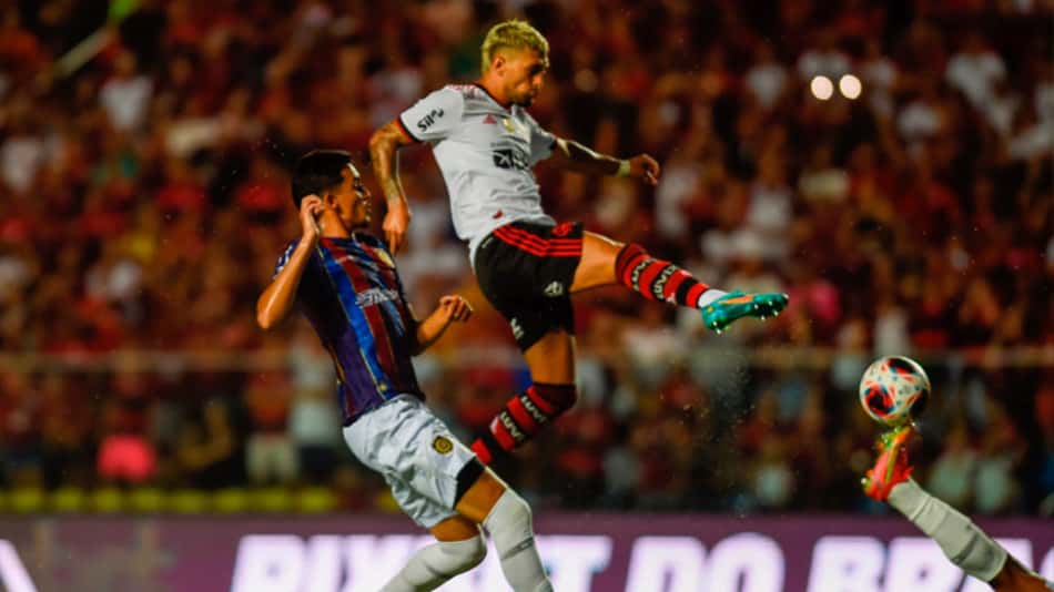 Madureira ironiza transmissão de jogo contra o Flamengo: 'BandSports ou FlaTV?'