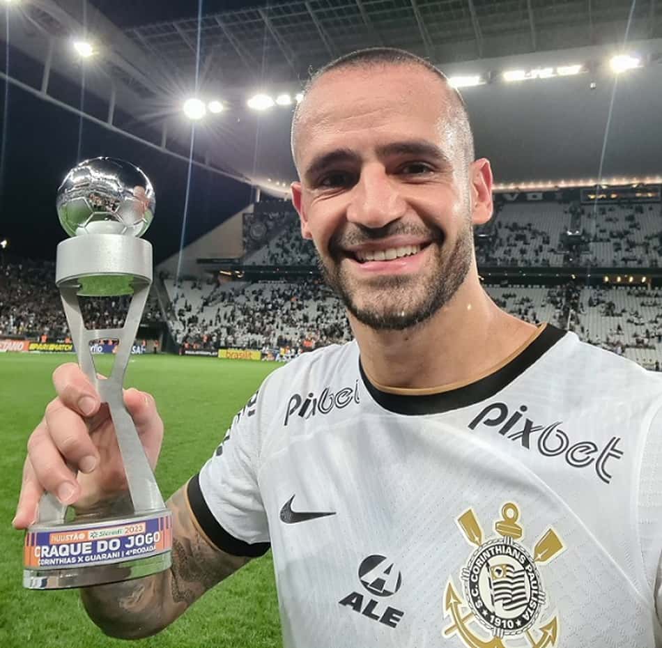 Renato Augusto fala em maturidade do time do Corinthians: 'Estamos numa crescente'