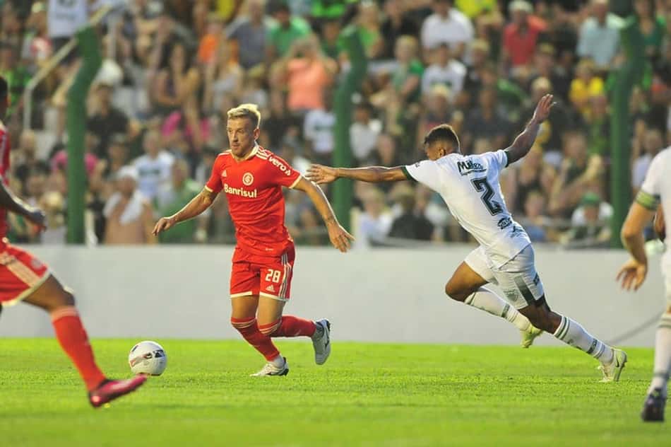 Internacional empata com Avenida e segue sem vencer no Gauchão