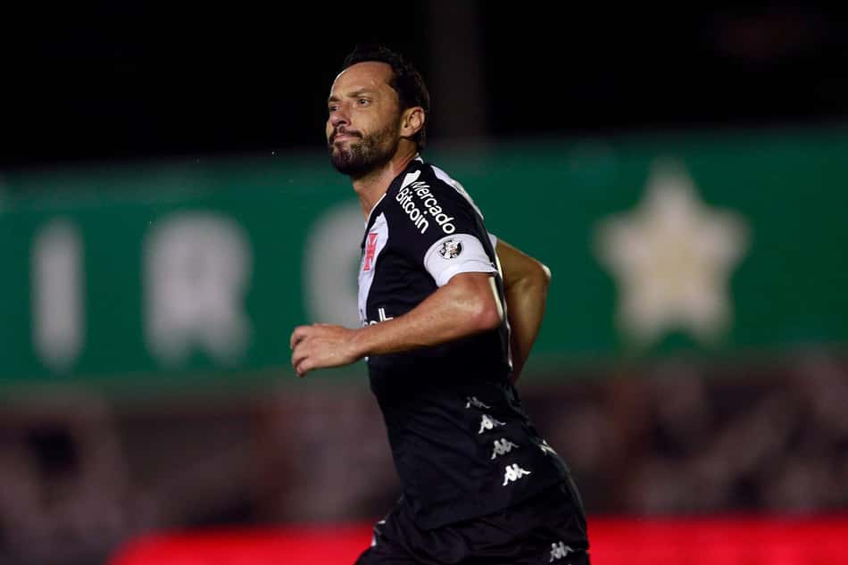 Ex-Vasco, Nenê encaminha acerto com novo clube antes de encerrar a carreira