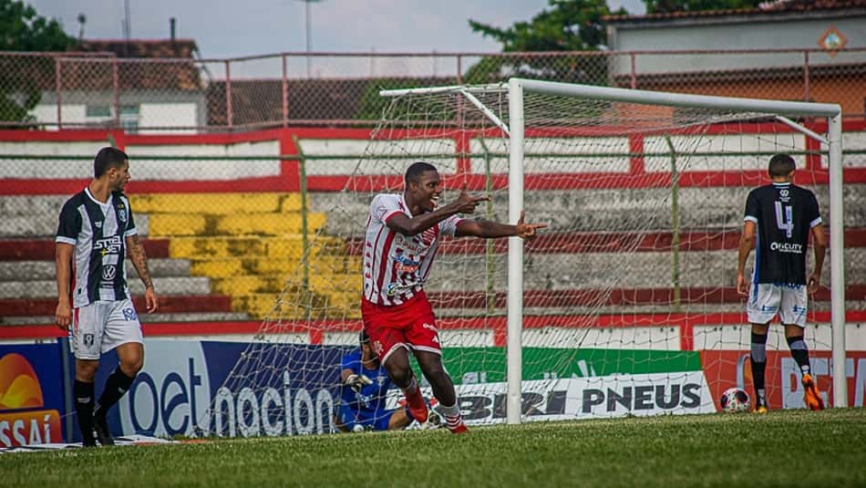 Luís Felipe comemora bom início do Bangu no Carioca: 'Essencial para a temporada'