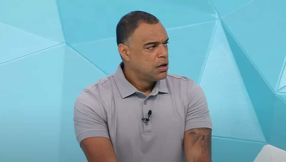 Ex-São Paulo e Palmeiras, Denílson dá veredito em possível pênalti de Piquerez em Luciano