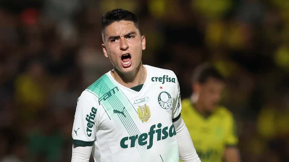 Lesão de Atuesta acelera busca do Palmeiras por volante