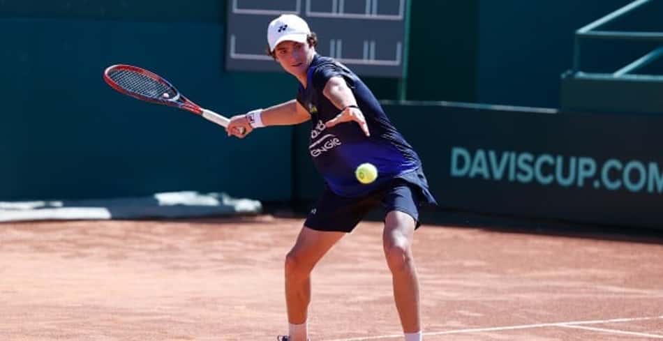 João Fonseca treina com o time da Copa Davis