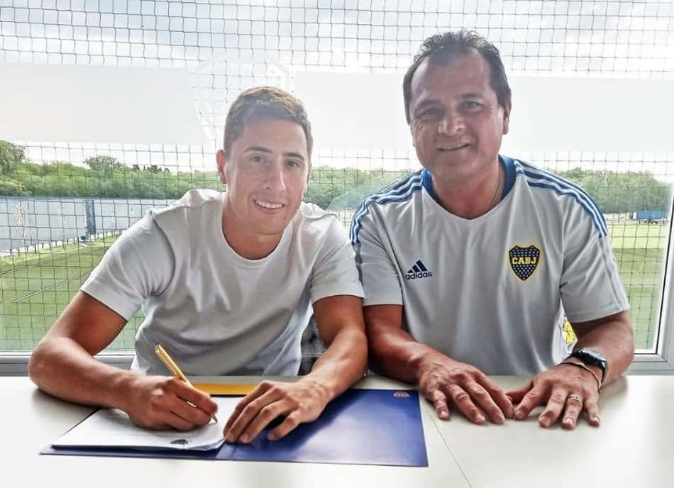 Merentiel assinando com o Boca Juniors