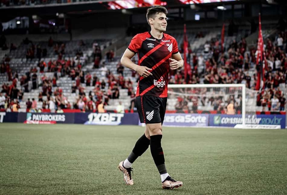 Cittadini volta a jogar 90 minutos e mira sequência no Athletico-PR