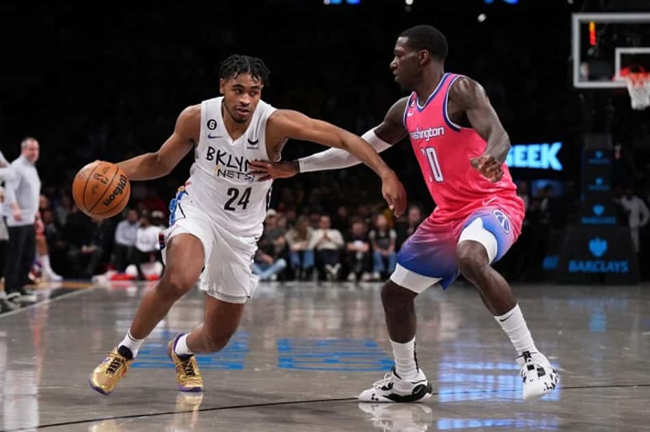Substituto de Kyrie Irving, Cam Thomas faz o melhor jogo da carreira na NBA