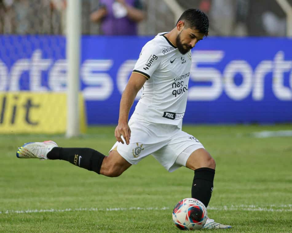 Corinthians quer manter Bruno Méndez, mas tem concorrência no mercado
