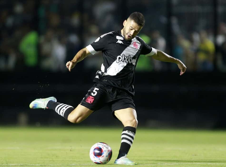 Vasco anuncia saída de De Lucca