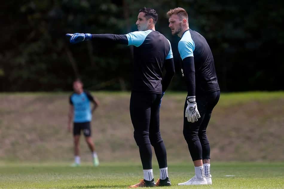 Gatito Fernández e Lucas Perri trocam elogios: 'Quem ganha é o Botafogo'