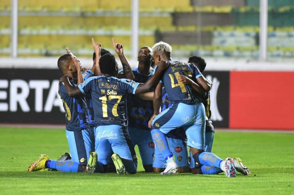 Em primeiro tempo avassalador, El Nacional goleia Nacional Potosí na Libertadores