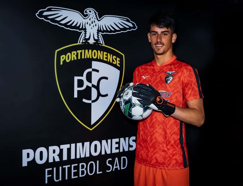 Emprestado pelo Bahia, goleiro Gabriel assina com o Portimonense-POR