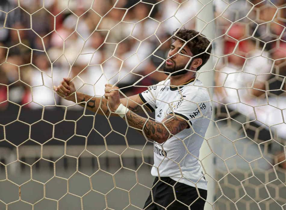 'Pulmão' do ataque, mas com seca recorde: veja raio-x do jejum de gols de Yuri Alberto no Corinthians